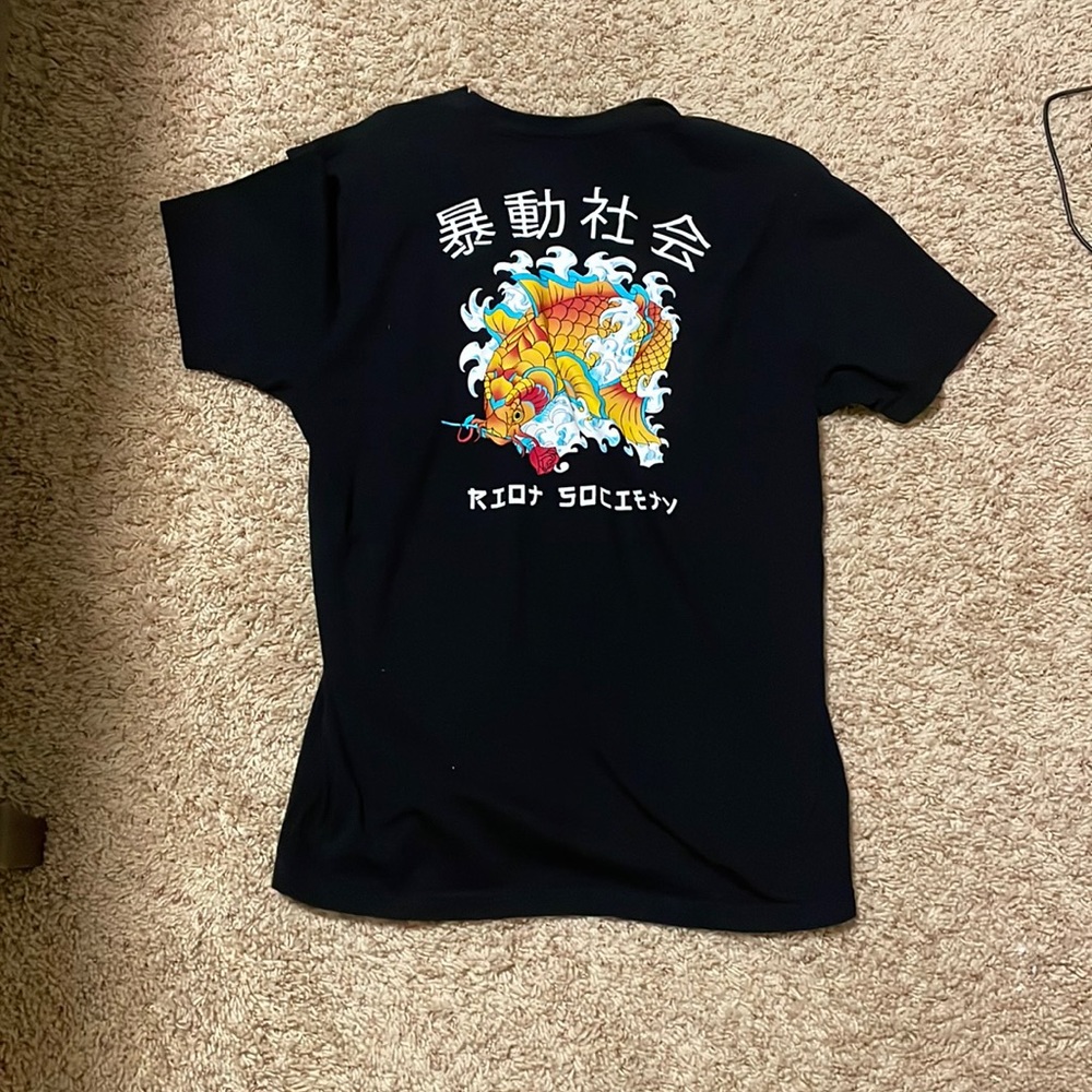 Riot society graphic tee